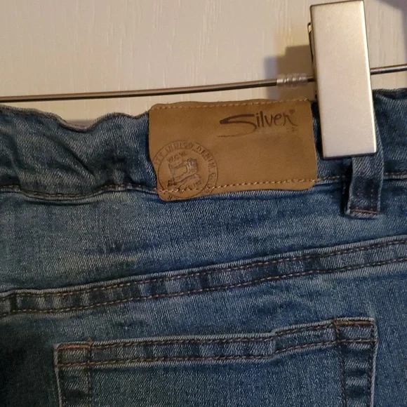 Silver Jeans - Picture 3 of 3